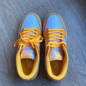 NIKE DUNK LOW / Laser Orange / Wmns 9 ; Mens 7.5